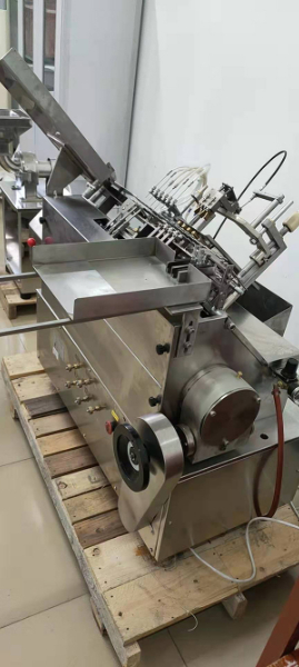 安瓿拉絲灌封機1.jpg 安瓿拉絲灌封機1.jpg